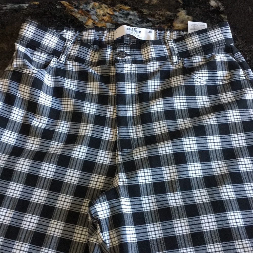 Black and White Hollister Pants - Picture 2 of 5